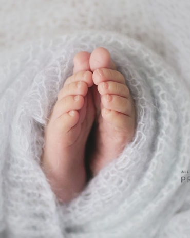 Mohair-Knitted-Newborn-Baby-Wraps-white-Taja-prop-shop-eu