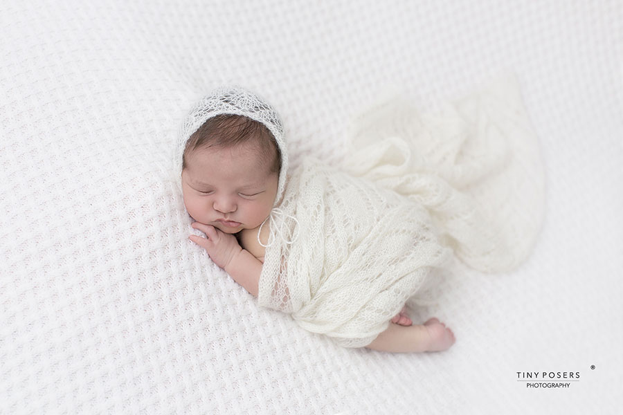 mohair-newborn-wrap-knitted-textured-newbornprops-eu-uk-white
