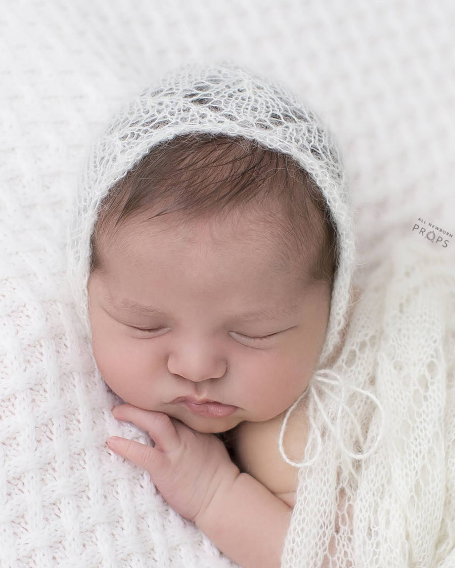newborn-mohair-knitted-bonnet-girl-textured-white-photo-props-europe