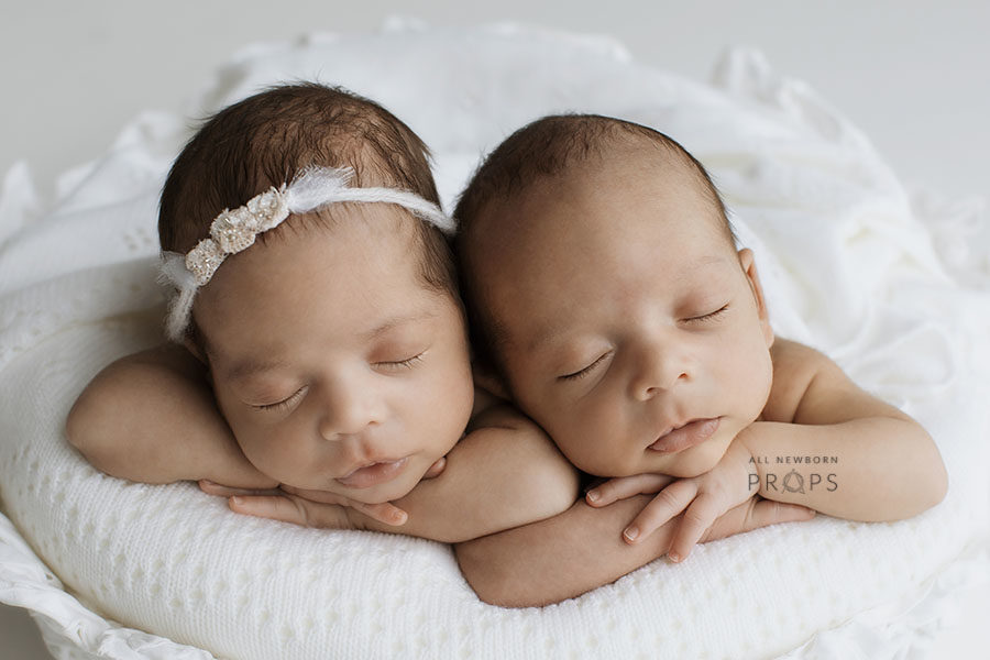 newborn-photography-basket-props-bowl-white-twin-photoshoot-europe