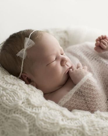 Newborn Posing Bag - 'Create-a-Nest'™ Hudson girl white perfect posie europe