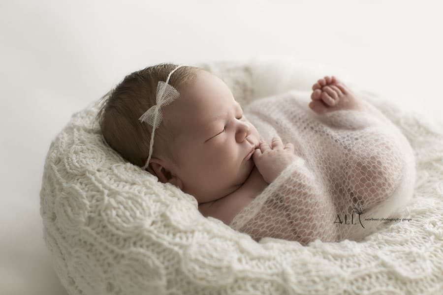Newborn Posing Bag - 'Create-a-Nest'™ Hudson girl white perfect posie europe