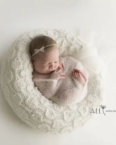 Newborn Posing Bag Girl - 'Create-a-Nest'™ Hudson white europe