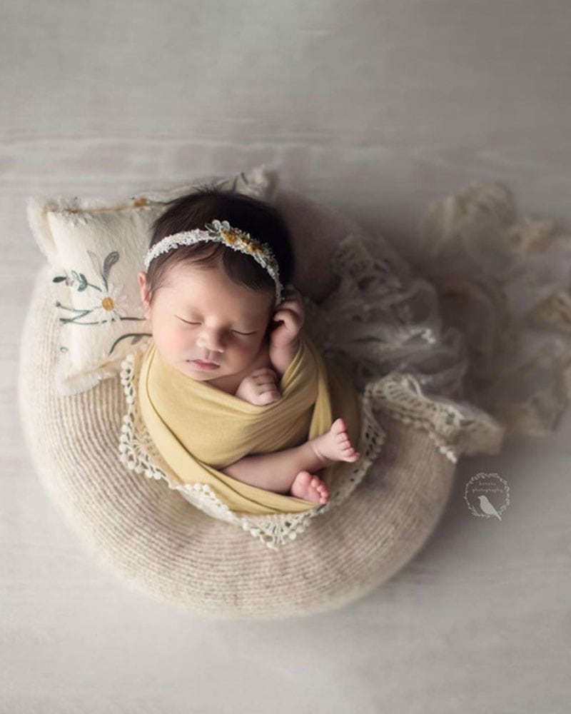 newborn-poser-for-photography-girl-picture-ideas-newbornprops-eu-neutral-sand