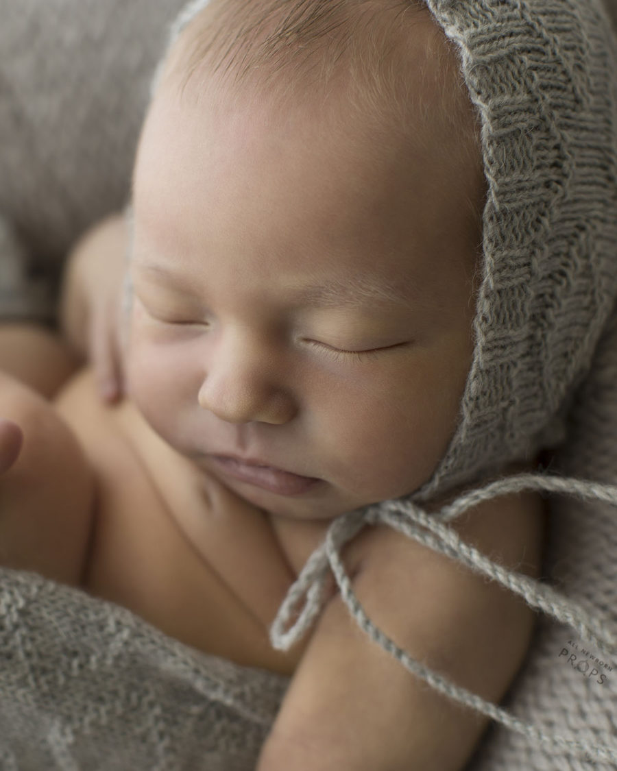 newborn-knitted-hat-boy-pixie-textured-grey-photo-props-europe
