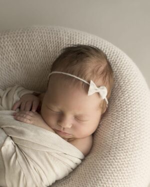 newborn-headband-tieback-bow-simple-tiny-minimal-europe