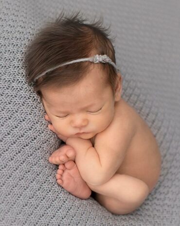 newborn-photo-prop-girl-headband-tie-back-grey-europe