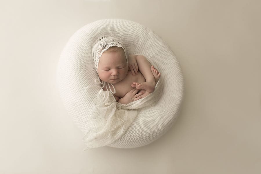 create-a-nest-posing-ring-cushion-knitted-wrap-bonnet-hat-all-newborn-props-photo-photography-prop-white