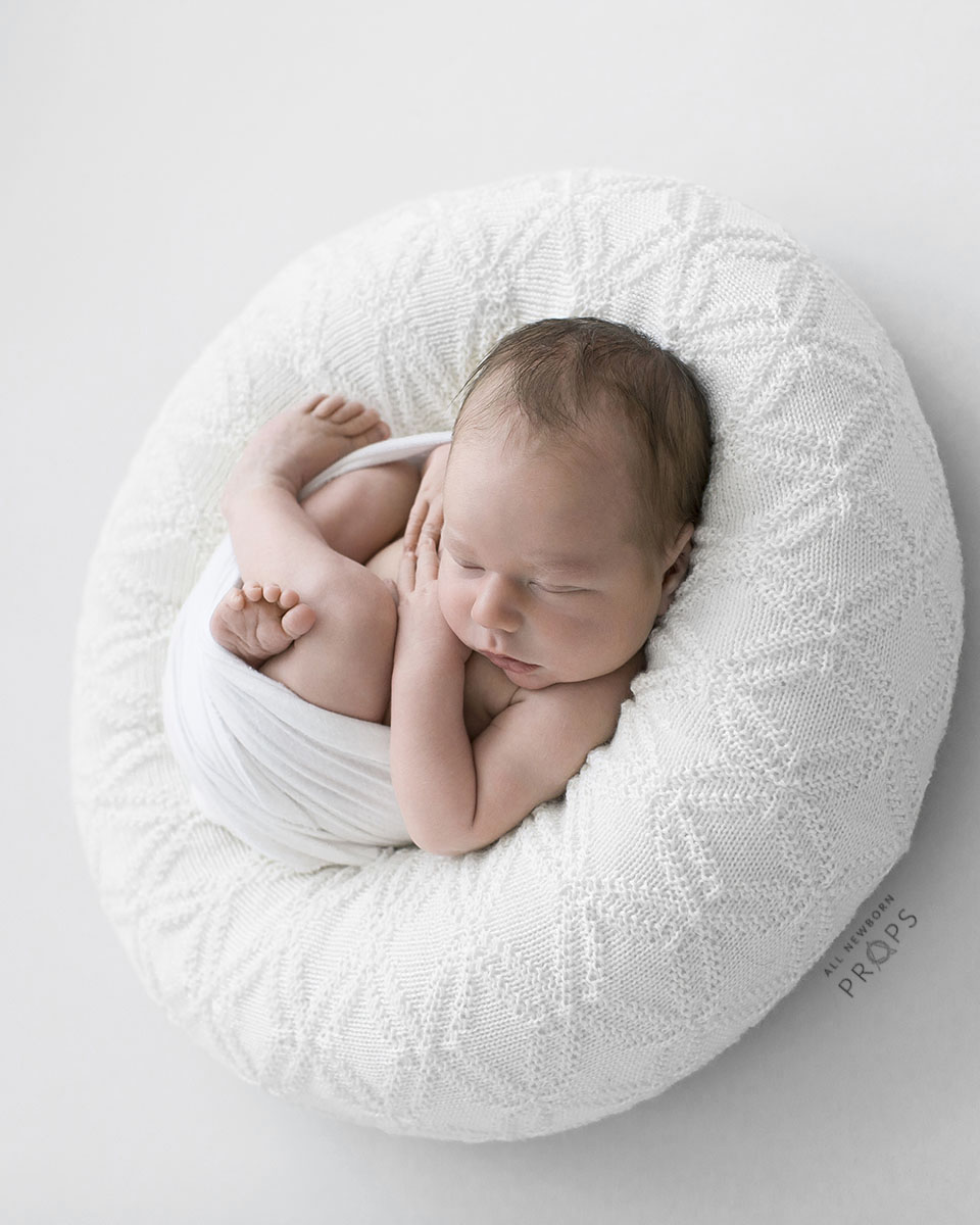 posing-ring-for-newborn-photography-boy-white-europe