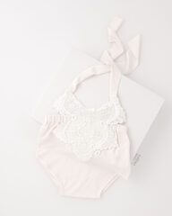 newborn-lace-romper-girl-photography-props-europe