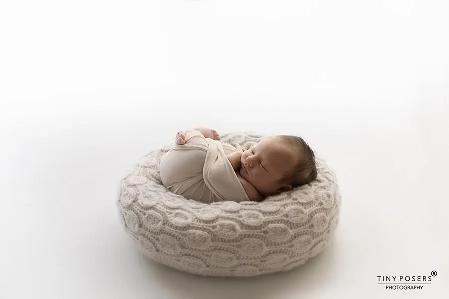 How to Pose Newborn on the Best Photography Poser 'Create-a-Nest'™