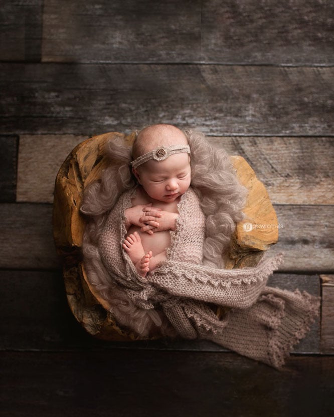 photography-newborn-props-girl-knitted-wrap-brown-natural-europe