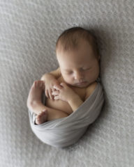 backdrop-blankets-for-newborn-photography-boy-grey-Beanbag-decken-europe