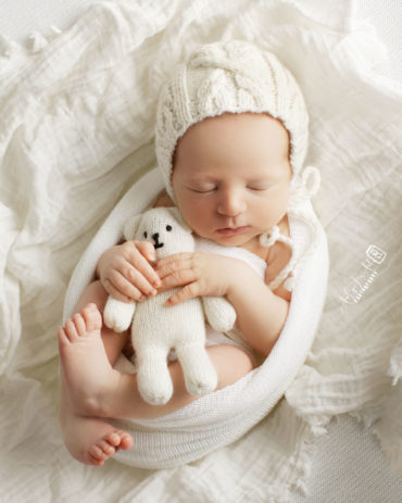 Newborn-Photography-Knitted-Hat-textured-photoshoot-props-europe-white
