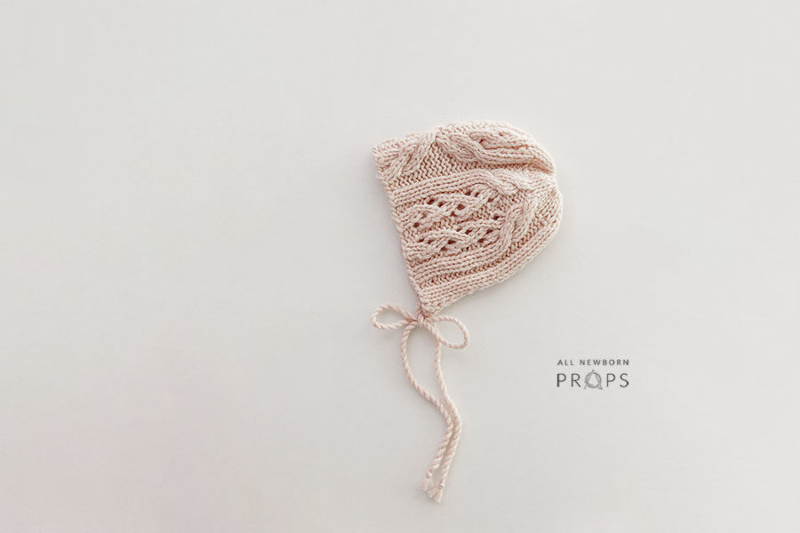 newborn-photography-knitted-hat-girl-pink-Häubchen-europe