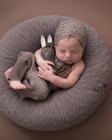 Cute Newborn Girl Outfits for Photos