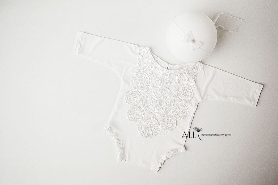 Newborn Girl Photo Outfit – Romper Enore white photoshoot props for sale