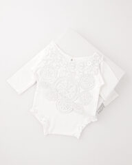 newborn-girl-photo-outfit-romper-white-lace-europe