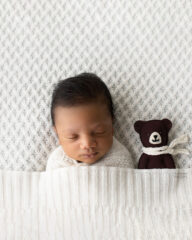 Newborn-Photography-Accessories-boy-toy-bear-teddy-neutral-brown-chocolate-eu