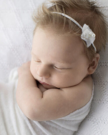newborn-photo-prop-girl-headband-tie-back-white-pearl