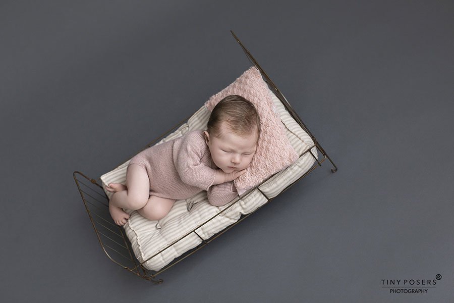 baby-props-photo-photography-for-sale-newborn-picture-girl-outfits-photos-accessories-posing-pillow-prop-shop-studio-beautiful-eu-shoot-photoshoot-1