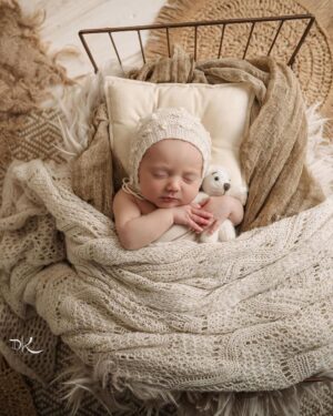 newborn-bonnet-for-photoshoot-props-boy-neutral-europe