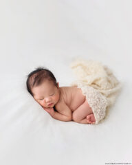 newborn-photo-prop-wrap-boy-vintage-natural-textured-europe