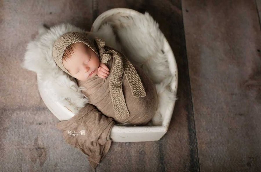 Newborn-Bonnet-for-Photography-boy-photo-props-knitted-textured-vintage-neutral-eu