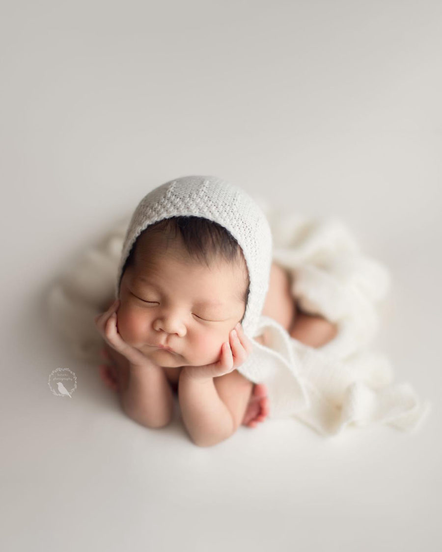 newborn-bonnet-for-photography-knitted-white-natural-europe