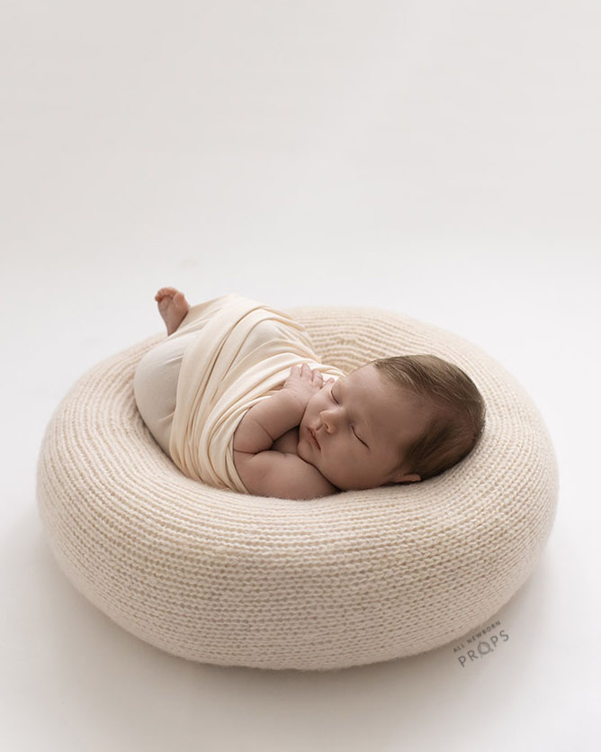 Newborn and Reborn Posing Chair Pod Photography Prop Displays – Reborn  Dolls by Sara