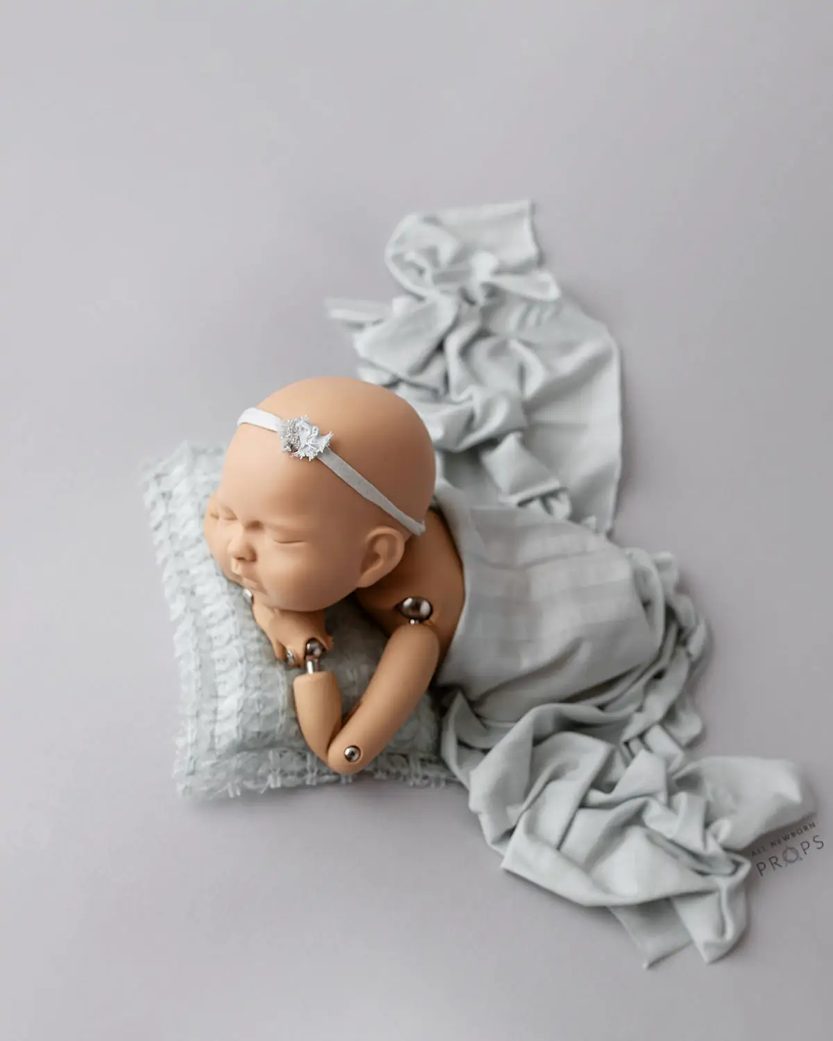 newborn-wrap-for-picture-stretchy-knitted-neutral-textured-europe