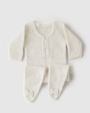 Newborn-Photo-Outfits-Girl-knitted-romper-sleepsuit-props-cream-white-europe