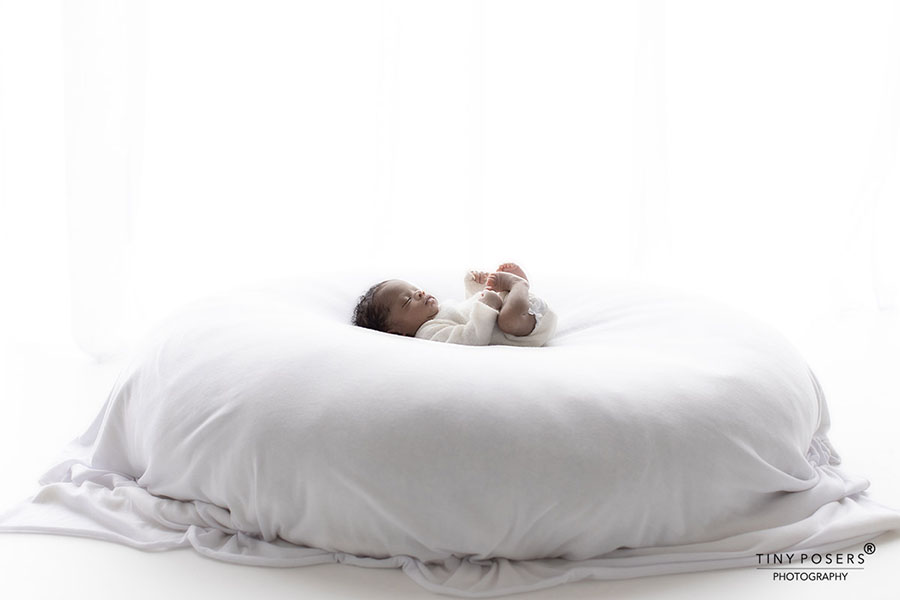 props-for-newborn-photography-bean-bag-posing-europe