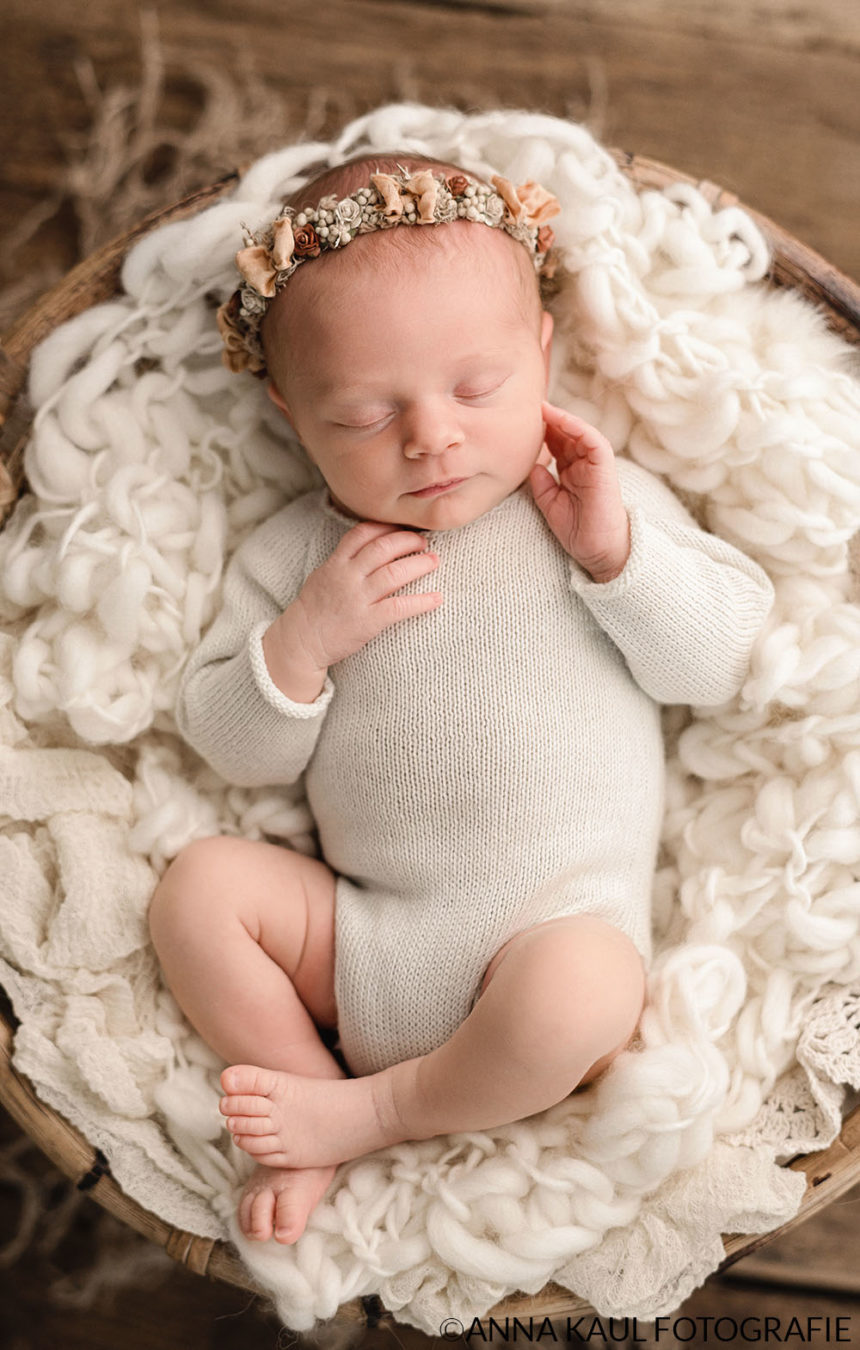 newborn-baby-girl-photo-outfits-bodysuit-romper-knitted-white-europe