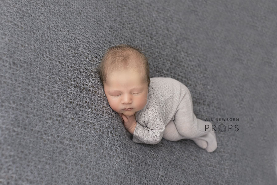 newborn-photography-outfits-knitted-sleepers-boy-photoshoot-romper-europe