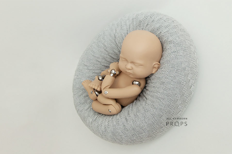 Posing-Pillow-Newborn-photography-prop-girl-grey-europe-0