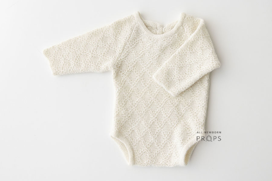 newborn-photography-outfit-knitted-boy-girl-white-europe