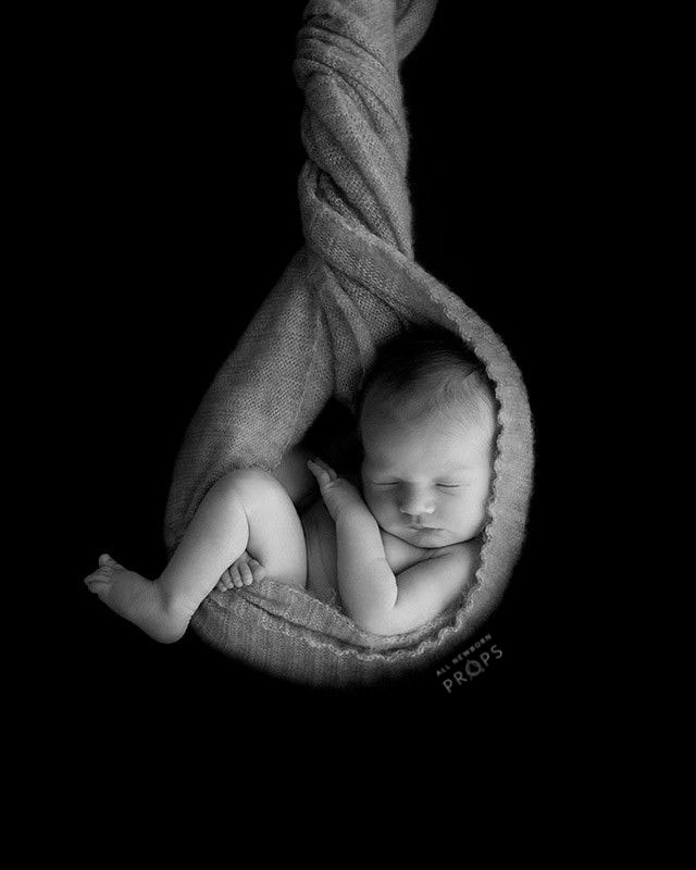 newborn-photography-set-wrap-black-bean-bag-backdrop-europe