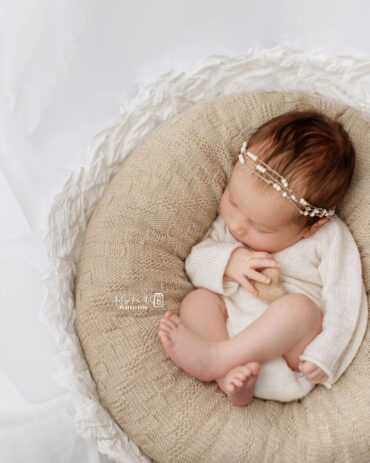 newborn-poser-create-a-nest-cover-girl-photography-props-natural-tan-europe