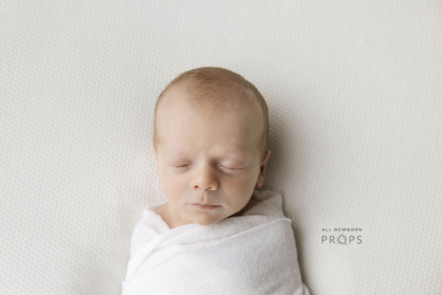 newborn-photography-fabric-white-textured-wrap-props-dekorationsstoffe-eu