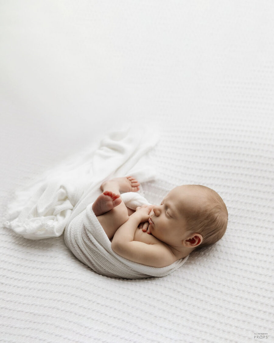newborn-backdrop-fabric-white-bean-bag-blanket-photography-props-boy-europe
