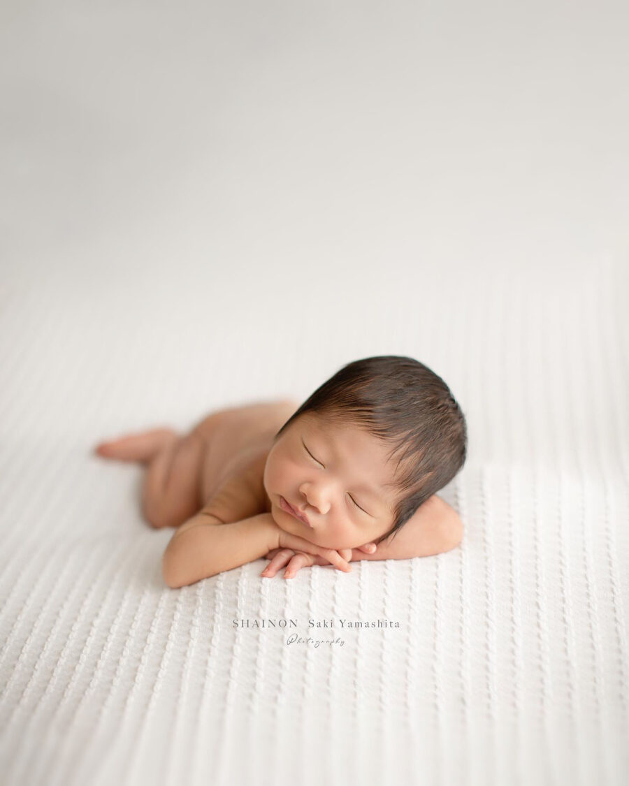 newborn-backdrop-fabric-white-stetch-textured-minimal-photography-props-europe
