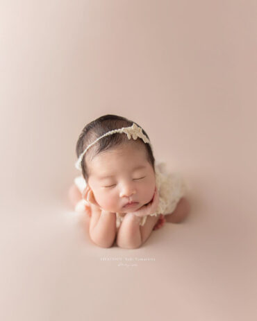 posing-fabrics-for-newborn-photography-props-molly-dusty-pink-europe