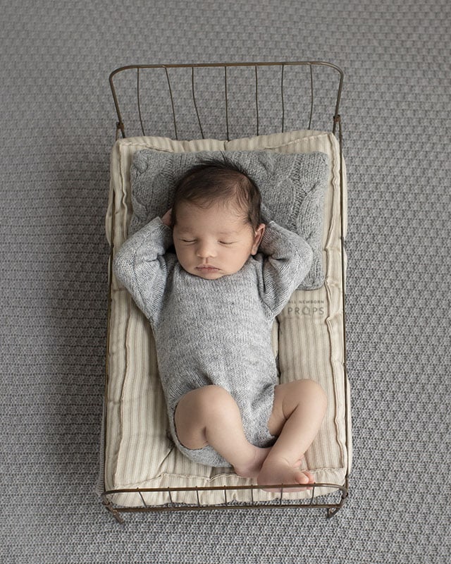 newborn-photo-outfit-boy-knitted-romper-grey-body-europe
