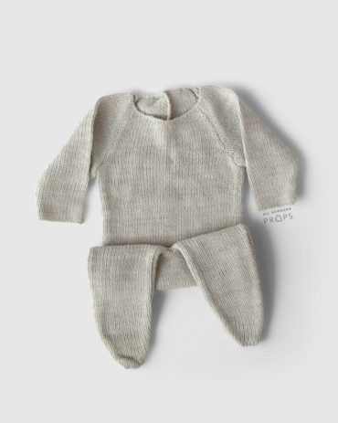 newborn-photoshoot-outfits-boy-knitted-sleepers-pale-slate-europe