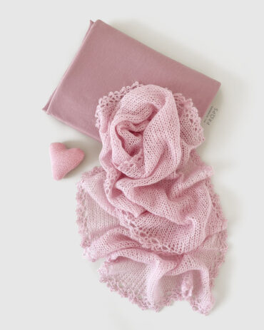 newborn-girl-photo-props-set-wrap-posing-fabric-heart-pink-vintage-europe