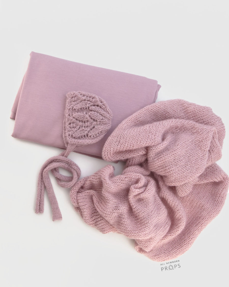 newborn-girl-photo-shoot-accessories-posing-blanket-wrap-bonnet-pink-europe