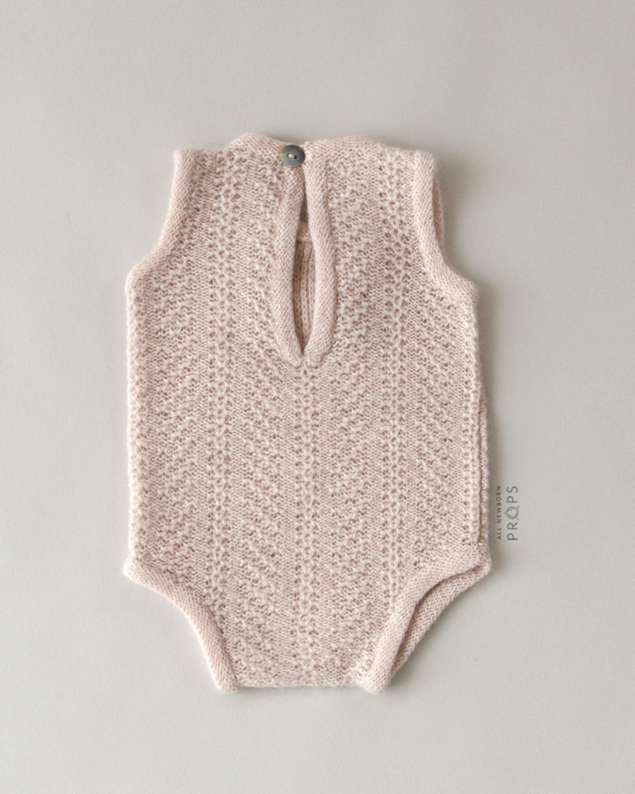 newborn-picture-outfits-vests-bodysuits-girl-europe-pink-blush-Accessoire-für-das-Babyposing-textured