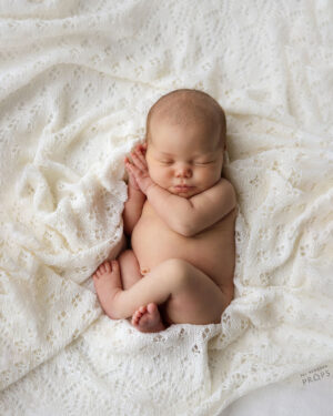 Newborn-Baby-Blanket-Shawl-Layer-knitted-lacy-wrap-photography-props-white-cream-boy-girl-europe