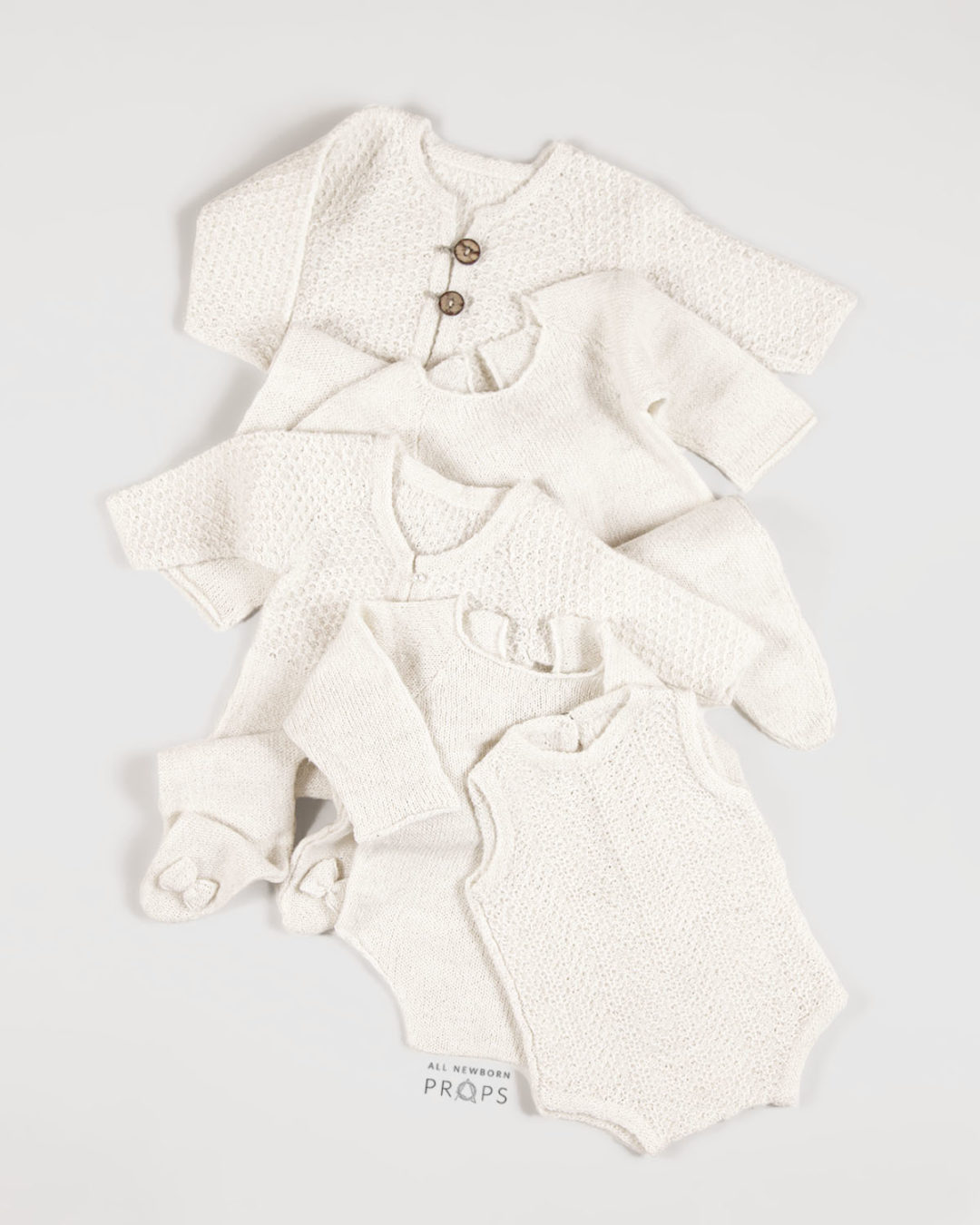 props-for-newborn-photography-knitted-outfits-boy-girl-white-europe